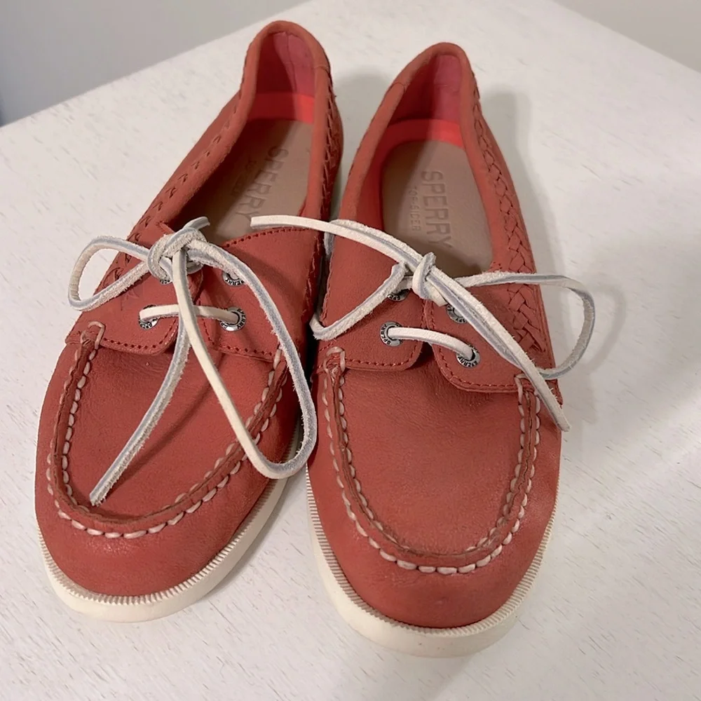 Sperry Women’s Quinn Boat Shoes / Size 7.5 / Leather Upper / Excellent Condition